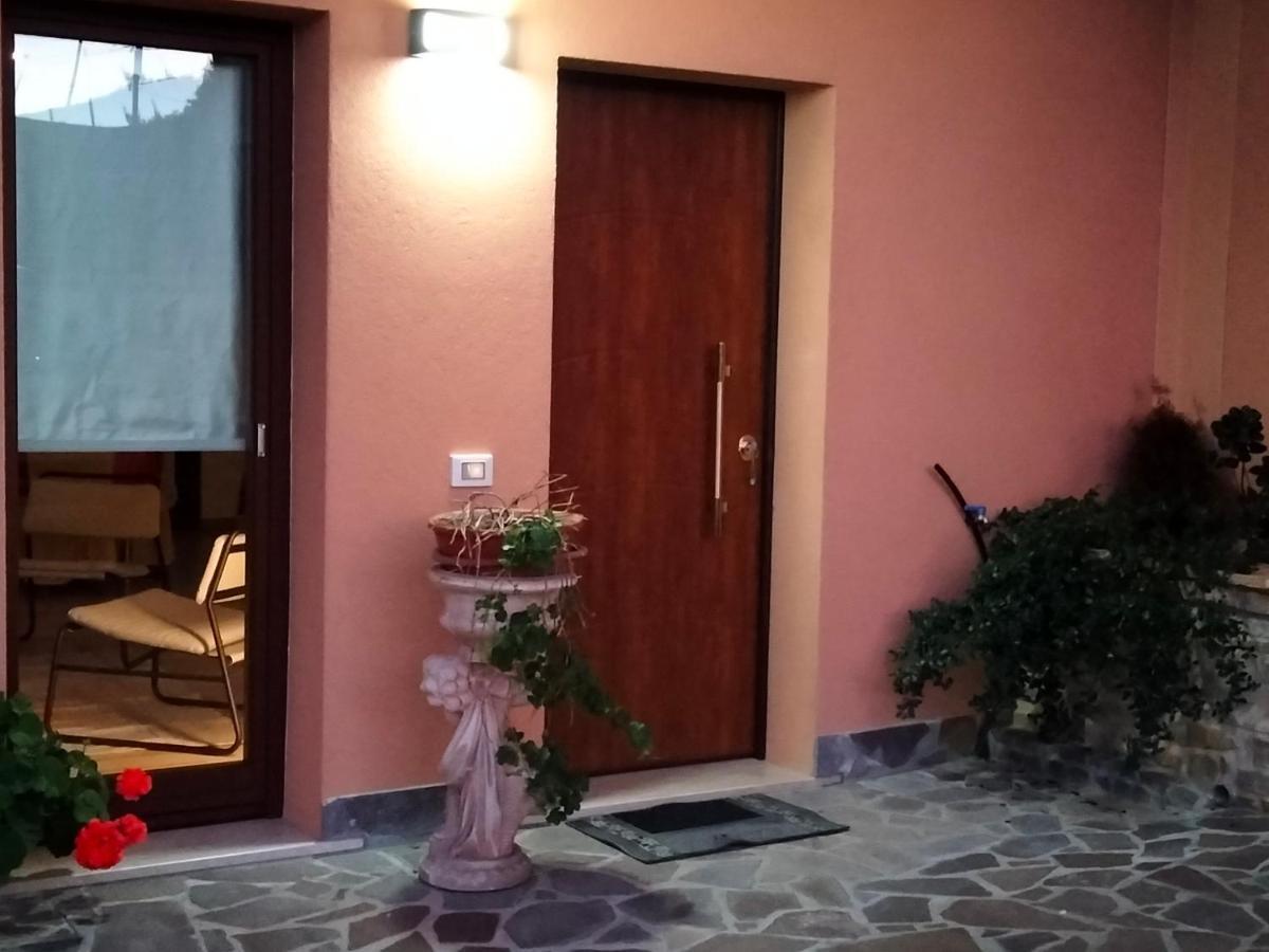 B&B La Casa Di Giuliana Cermignano Exteriör bild