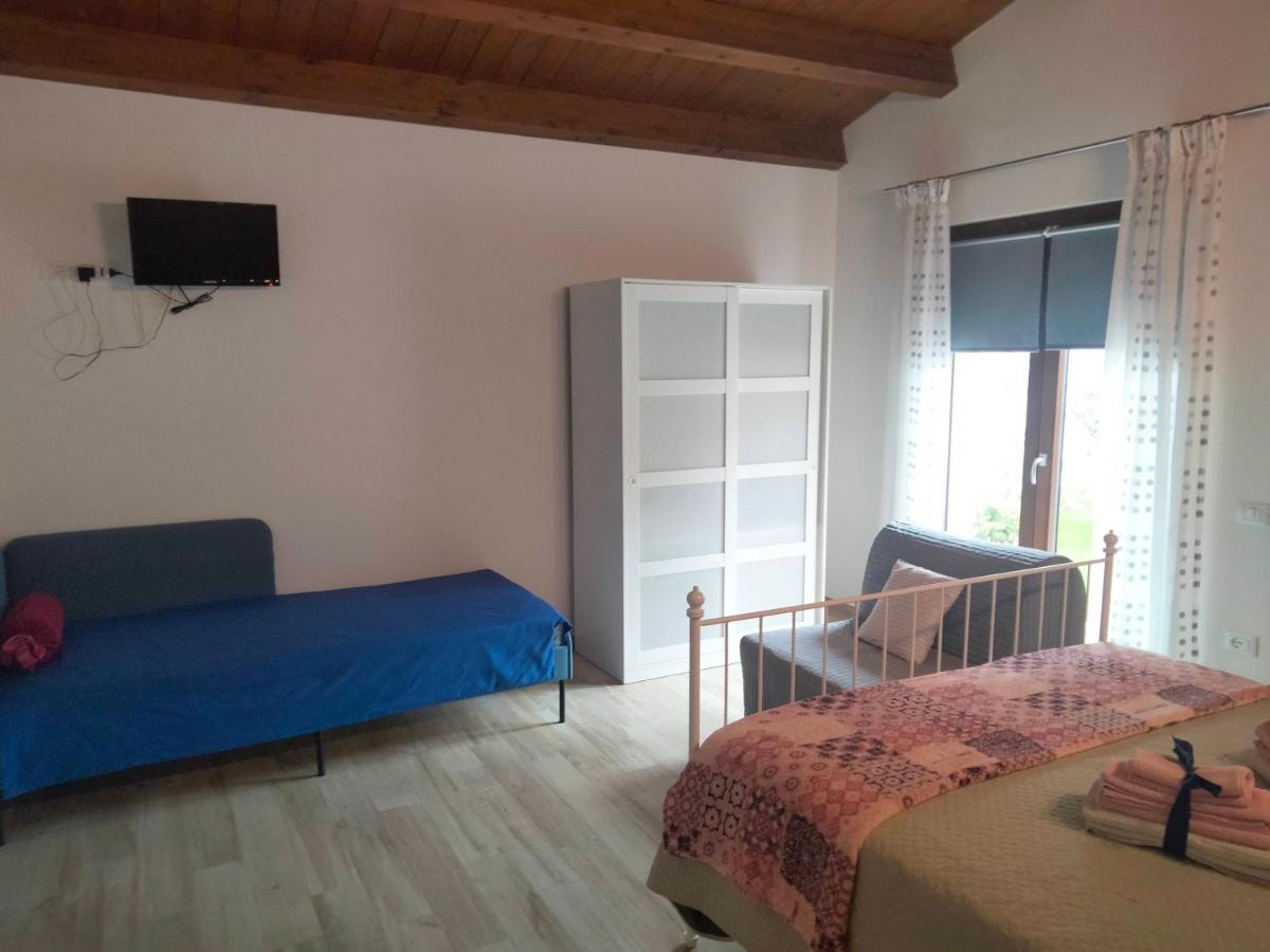 B&B La Casa Di Giuliana Cermignano Exteriör bild